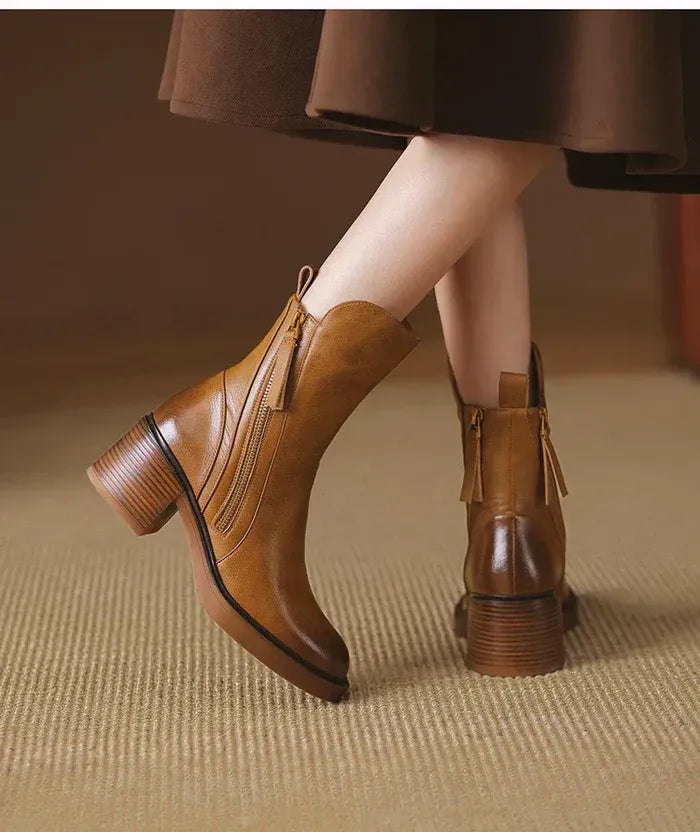 Bota Feminina em Couro Italiano com Zíper Salto Grosso Palerma