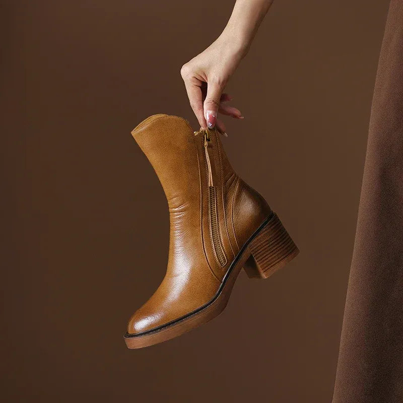 Bota Feminina em Couro Italiano com Zíper Salto Grosso Palerma