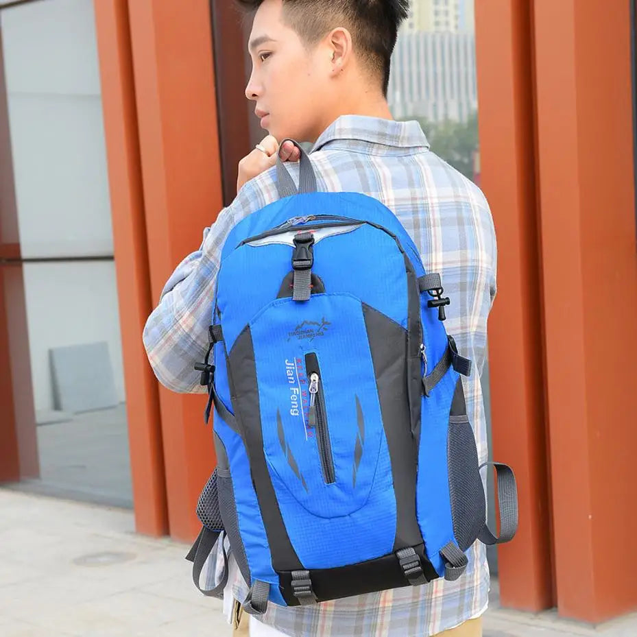 Mochila Masculina 40L Leve e Impermeável para Montanhismo, Viagens e Atividades